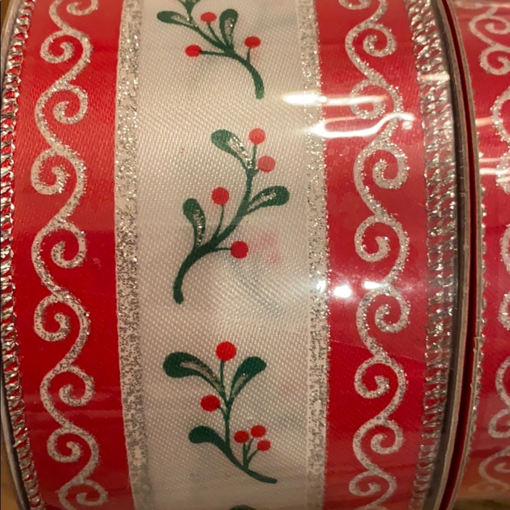 2 rolls red berries green silver Christmas ribbon - Picture 3 of 4